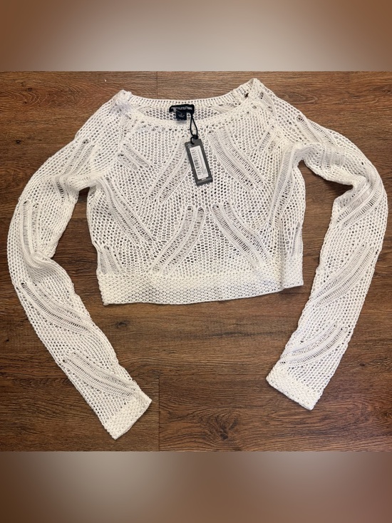 PrettyLittleThing Sweaters - PrettyLittleThing White Open-Knit Cropped Crew Sweater Size M NWT